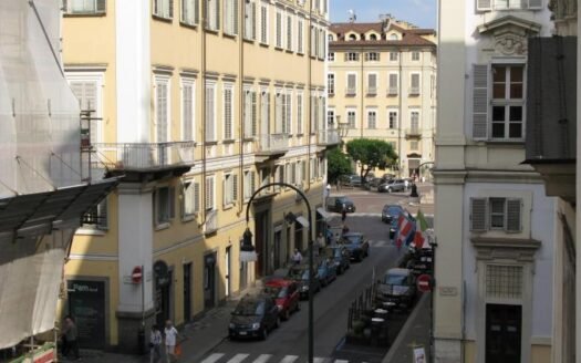 CENTRO – VIA DEL CARMINE – AMPIO MONOLOCALE CON CUCININO