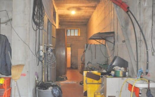 Pino torinese – magazzino e autorimessa