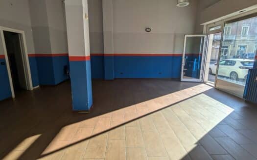 Via Brandizzo – Locale commerciale volendo trasformabile in abitazione