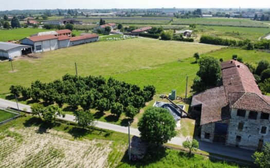Osasco – Cascinale indipendente di grandi dimensioni