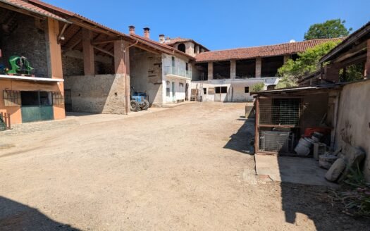 Osasco – Cascinale indipendente di grandi dimensioni