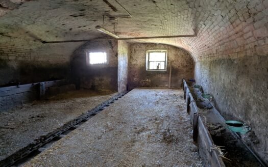 Osasco – Porzione di Cascinale indipendente su tre lati