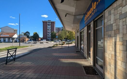 Beinasco – locale commerciale con grande visibilità e passaggio