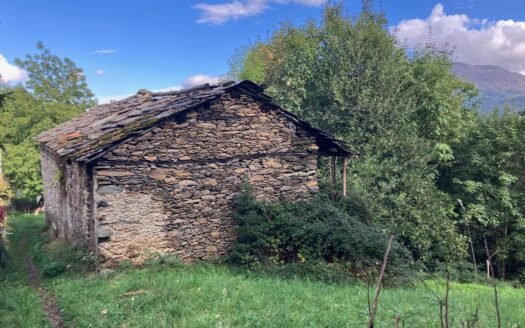 Colle San Giovanni – Baita in pietra da ristrutturare