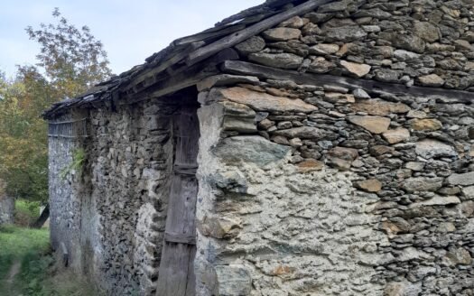 Colle San Giovanni – Baita in pietra da ristrutturare