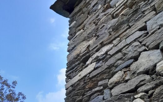 Colle San Giovanni – Baita in pietra da ristrutturare