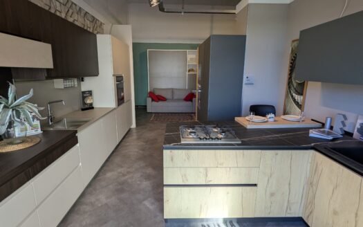 Beinasco – locale commerciale con grande visibilità e passaggio