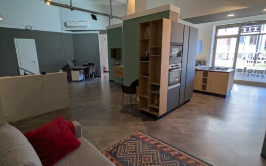 Beinasco – locale commerciale con grande visibilità e passaggio