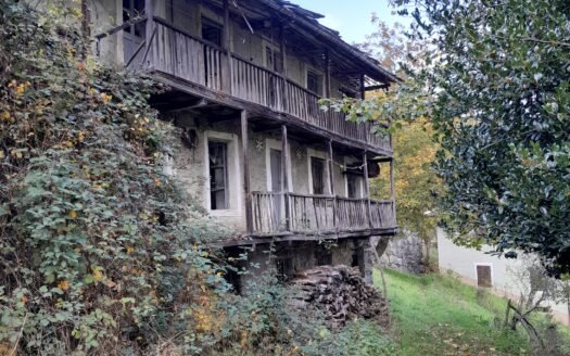 Colle San Giovanni – Baita in pietra da ristrutturare