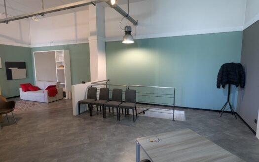 Beinasco – locale commerciale con grande visibilità e passaggio