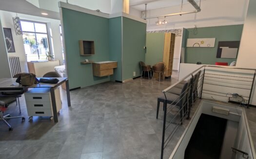 Beinasco – locale commerciale con grande visibilità e passaggio