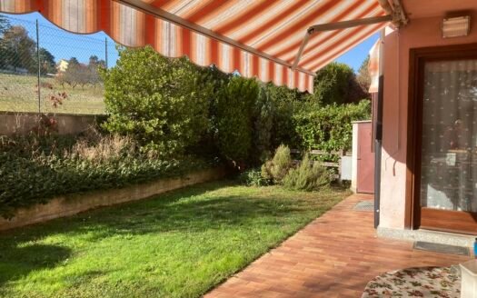 Pino torinese- Villetta con giardino privato e box auto in ottime condizioni manutentive