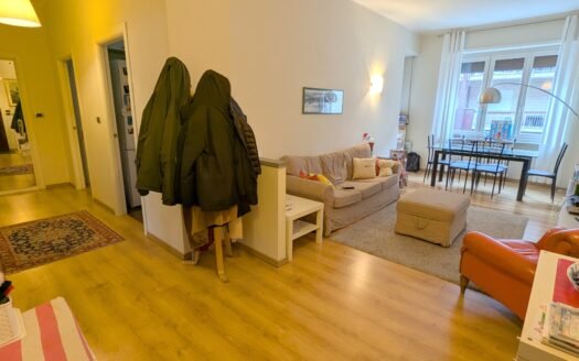 Via Baltimora – Elegante quadrilocale rinnovato