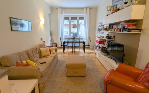 Via Baltimora – Elegante quadrilocale rinnovato