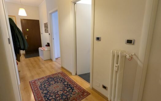 Via Baltimora – Elegante quadrilocale rinnovato