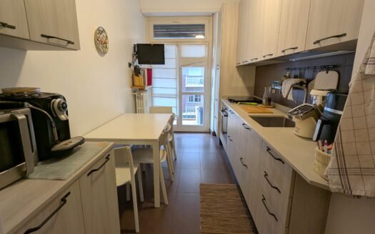 Via Baltimora – Elegante quadrilocale rinnovato