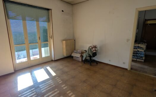 Chieri – via Cesare Pavese quadrilocale da ristrutturare