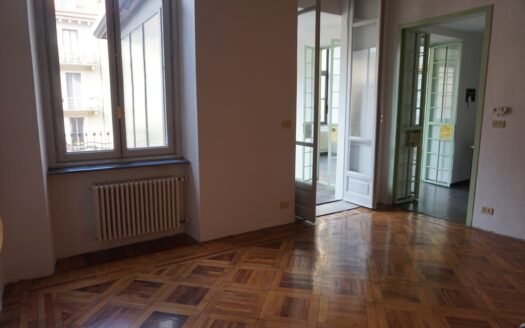 Torino – Via Sacchi affittasi ufficio/abitazione