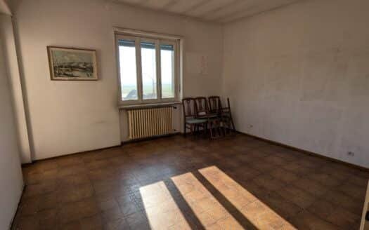 Chieri – via Cesare Pavese quadrilocale da ristrutturare