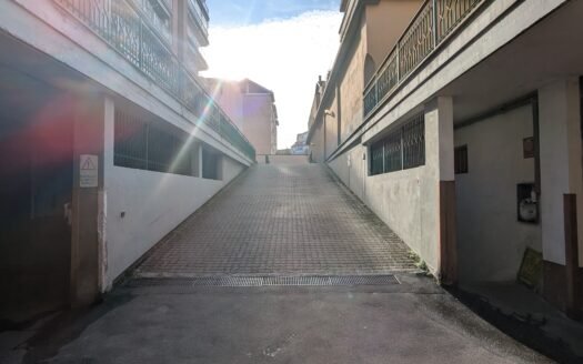 Via Monza – box auto doppio