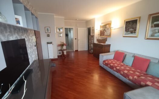 Grugliasco – affittasi quadrilocale parzialmente arredato