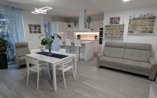 Elegante appartamento di nuova costruzione in classe A4 – con box e ampi balconi