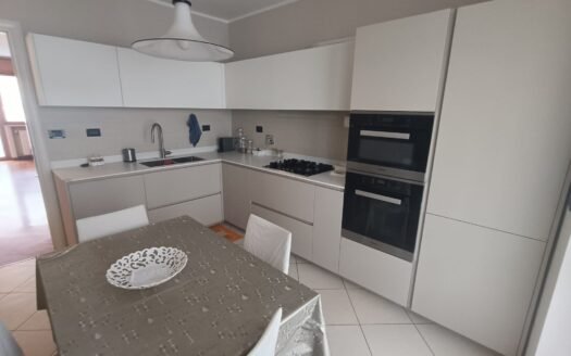 Grugliasco – affittasi quadrilocale parzialmente arredato