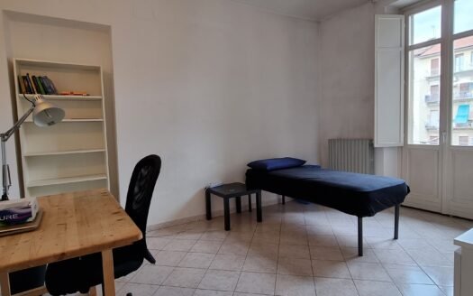 Crocetta – Via Pigafetta, affittasi trilocale a studenti