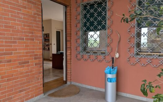 Villa esclusiva con vista Monviso – eleganza, luce e panorama senza confini