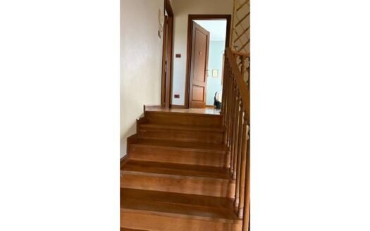 Villa esclusiva con vista Monviso – eleganza, luce e panorama senza confini