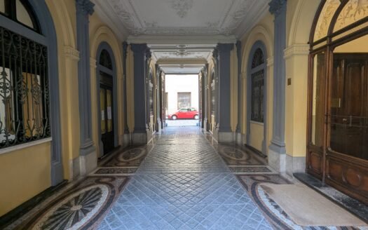 Elegante appartamento d’epoca da personalizzare a due passi da Piazza Solferino