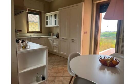 Villa esclusiva con vista Monviso – eleganza, luce e panorama senza confini