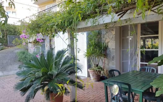 Sasso di Bordighera – panoramico appartamento con terrazza e giardino privato