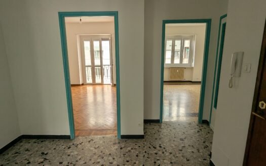 Santa Rita: Trilocale ristrutturato al quinto piano