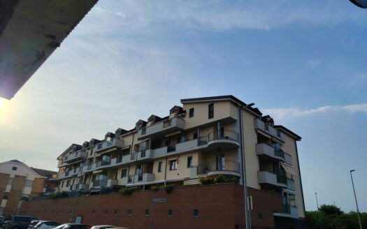 Nichelino – Affascinante appartamento bilivelli in classe energetica A2 con terrazzi, box e cantina
