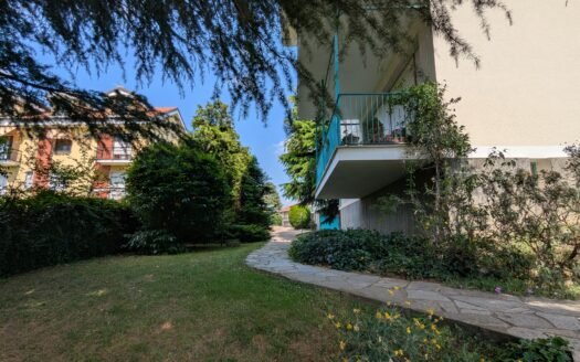 Pino torinese – via San Felice/Monterotondo – Ampio e luminoso quadrilocale libero su tre lati