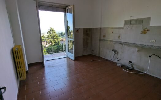 Pino torinese – via Roma trilocale panoramico libero su tre lati