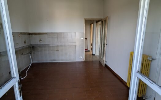 Pino torinese – via Roma trilocale panoramico libero su tre lati