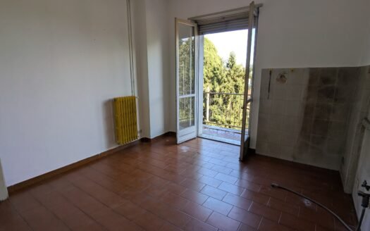Pino torinese – via Roma trilocale panoramico libero su tre lati