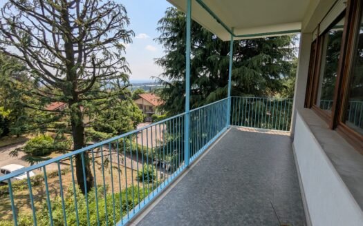 Pino torinese – via San Felice/Monterotondo – Ampio e luminoso quadrilocale libero su tre lati