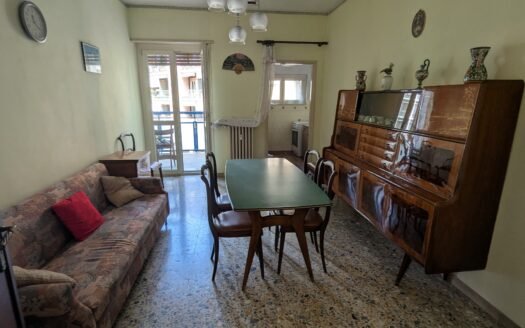 Via Ventimiglia – ampio appartamento