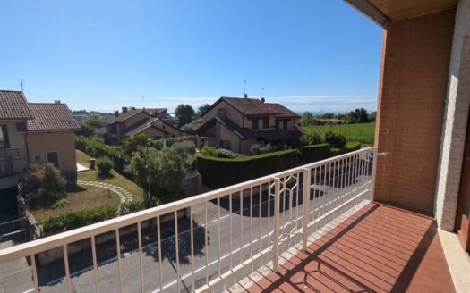 Chieri – Zona Roaschia – Villetta a schiera con giardino privato e autorimessa doppia