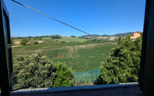 Chieri – Zona Roaschia – Villetta a schiera con giardino privato e autorimessa doppia