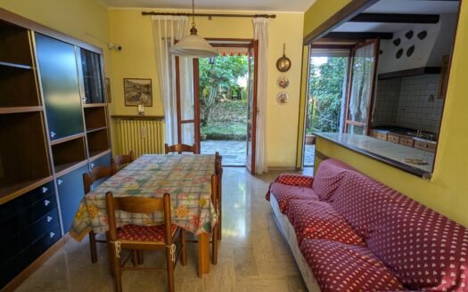 Chieri – Zona Roaschia – Villetta a schiera con giardino privato e autorimessa doppia