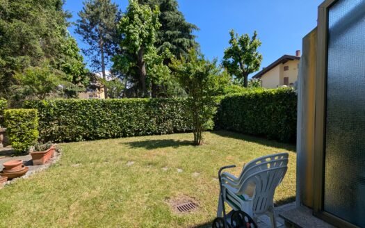 Orbassano – Via Mazzini villetta libera su tre lati