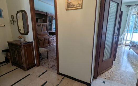 Via Ventimiglia – ampio appartamento