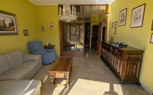 Chieri – Zona Roaschia – Villetta a schiera con giardino privato e autorimessa doppia