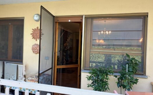Orbassano – Via Mazzini villetta libera su tre lati