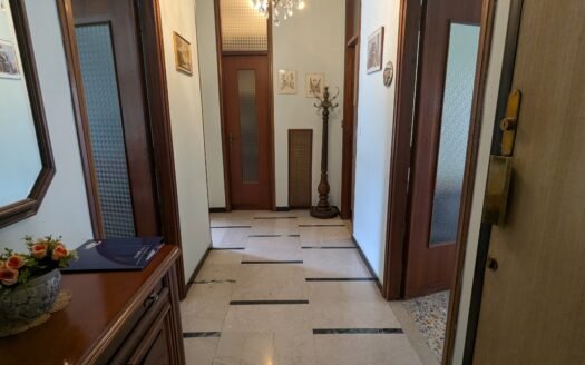 Via Ventimiglia – ampio appartamento