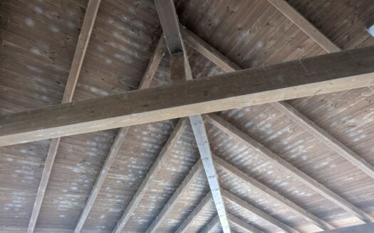 San Germano Vercellese – Prestigiosa proprietà indipendente da ultimare con 8.000 mq di terreno, piscina e fabbricato accessorio